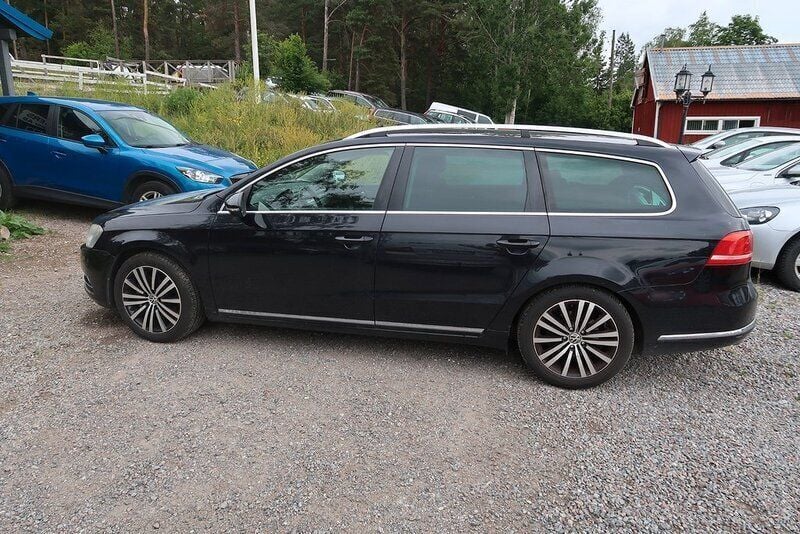 Svart Begagnad 2011 VW Passat Kombi | 49 500 kr (Bra pris) - Bild 1/4