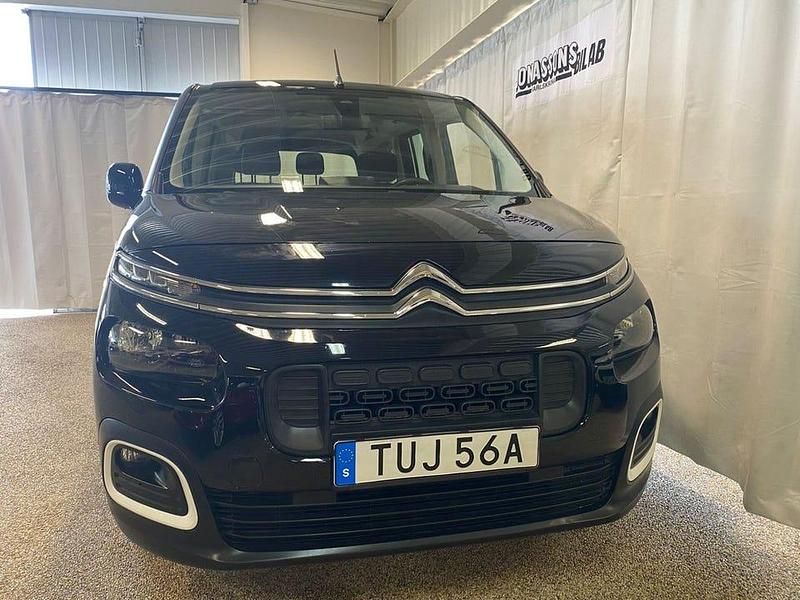 Begagnad Citroën Berlingo Feel 131 HK (96 kW) 2019 Svart Minibuss