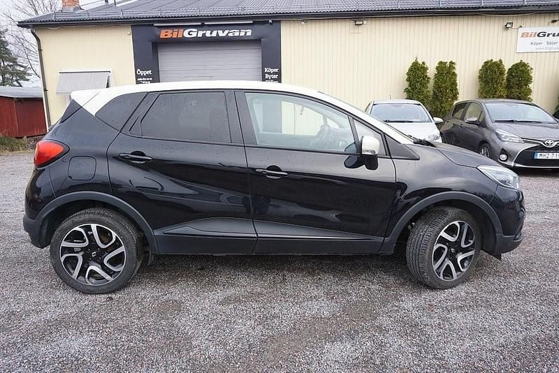Begagnad Renault Captur Dynamique 90 HK (66 kW) 2016 Svart SUV