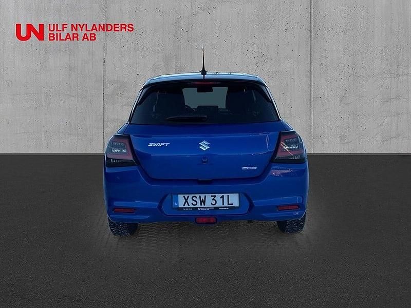 Begagnad Suzuki Swift 83 HK (61 kW) 2024 Blå Halvkombi