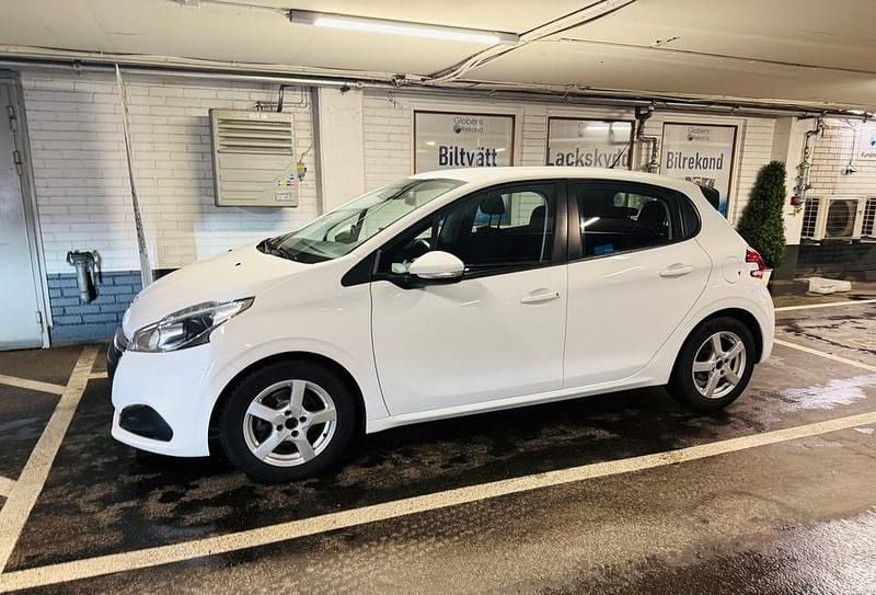 Begagnad 2016 Peugeot 208 Halvkombi | 65 000 kr (Marknadspris) - Bild 1/4
