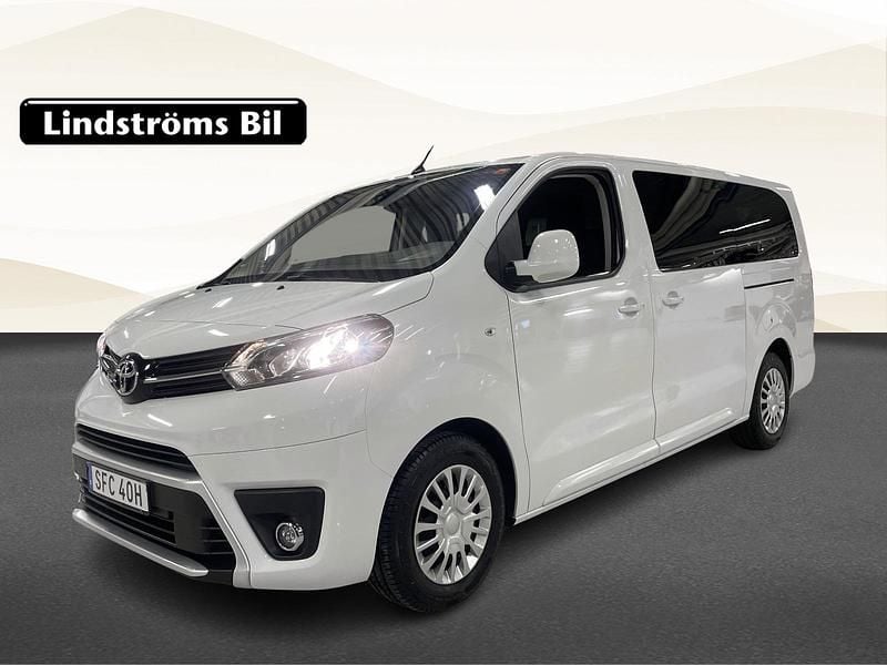 Vit Begagnad 2024 Toyota Proace Verso Kombi | 424 900 kr (Lite dyr) - Bild 1/3