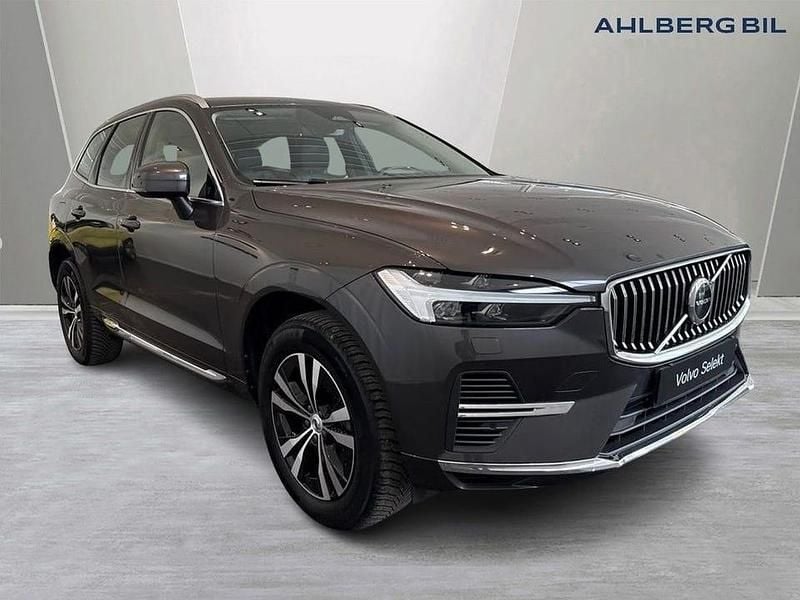 Begagnad Volvo XC60 Core 355 HK (261 kW) 2023 Grå SUV