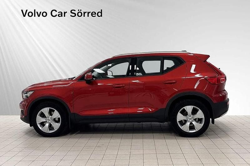 Begagnad Volvo XC40 Momentum 151 HK (111 kW) 2020 Röd SUV
