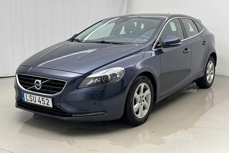Blå Begagnad 2015 Volvo V40 Business Edition | 127 000 kr (Bra pris) - Bild 1/4