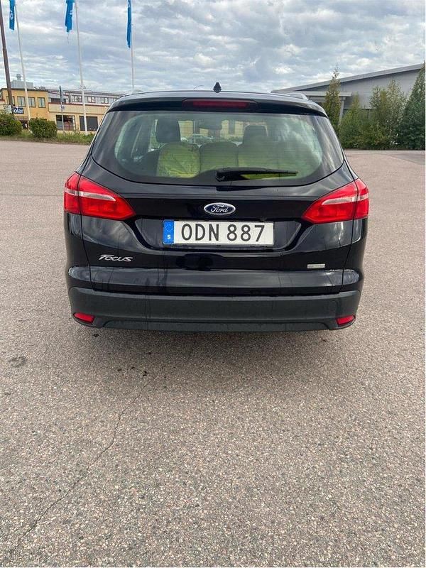 Svart Begagnad 2016 Ford Focus Titanium Kombi | 69 900 kr (Bra pris) - Bild 1/4