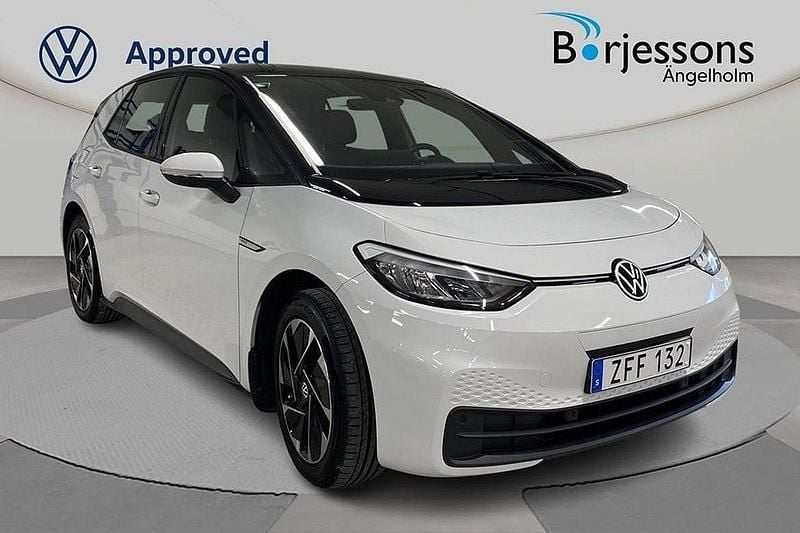 Vit Begagnad 2022 VW ID.3 Pro Performance Halvkombi | 249 000 kr (Marknadspris) - Bild 1/4