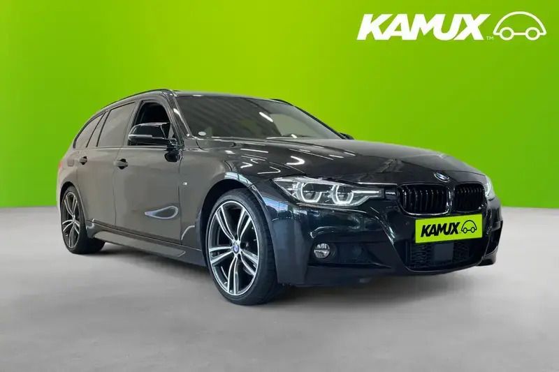Svart Begagnad 2016 BMW 330 M Sport Kombi | 299 900 kr (Dyr) - Bild 1/4