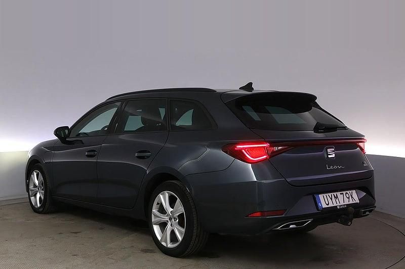 Begagnad Seat Leon ST FR 150 HK (110 kW) 2021 Grå Kombi