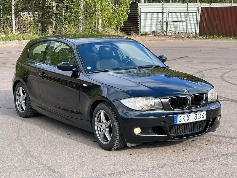 Begagnad 2008 BMW 120 Halvkombi | 47 900 kr (Bra pris) - Bild 1/4