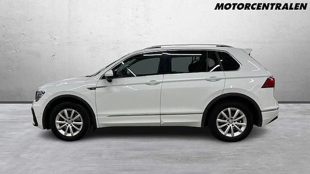 Vit Begagnad 2018 VW Tiguan R-line SUV | 279 000 kr (Marknadspris) - Bild 1/3