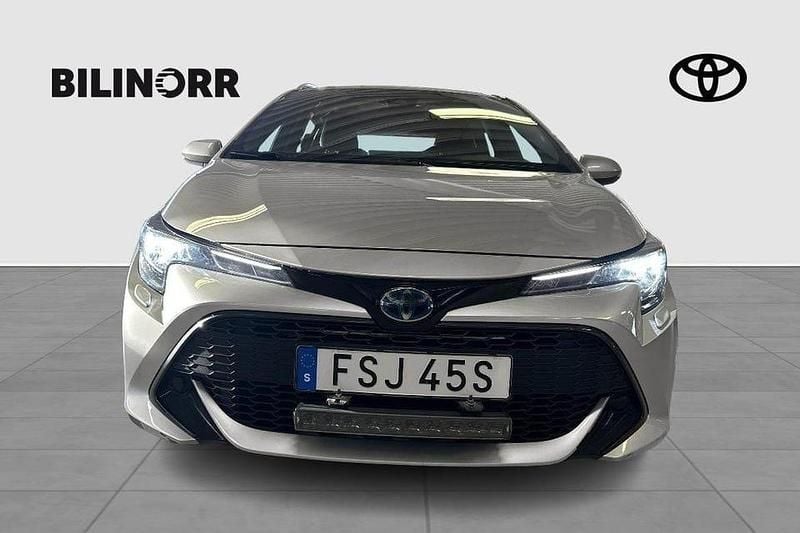 Begagnad Toyota Corolla Active 124 HK (91 kW) 2019 Silver Kombi