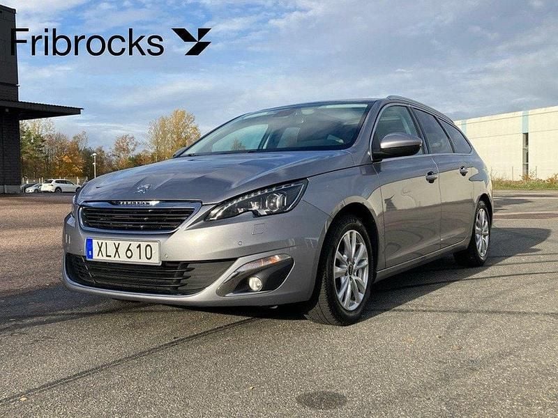 Grå Begagnad 2015 Peugeot 308 Allure Kombi | 128 900 kr (Marknadspris) - Bild 1/4