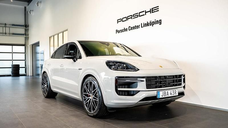 Begagnad 2025 Porsche Cayenne S E-Hybrid SUV | 1 295 000 kr - Bild 1/4