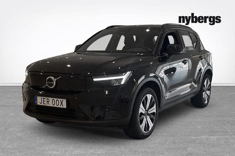Begagnad Volvo XC40 Core 185 kW (252 HK) 2023 Svart SUV