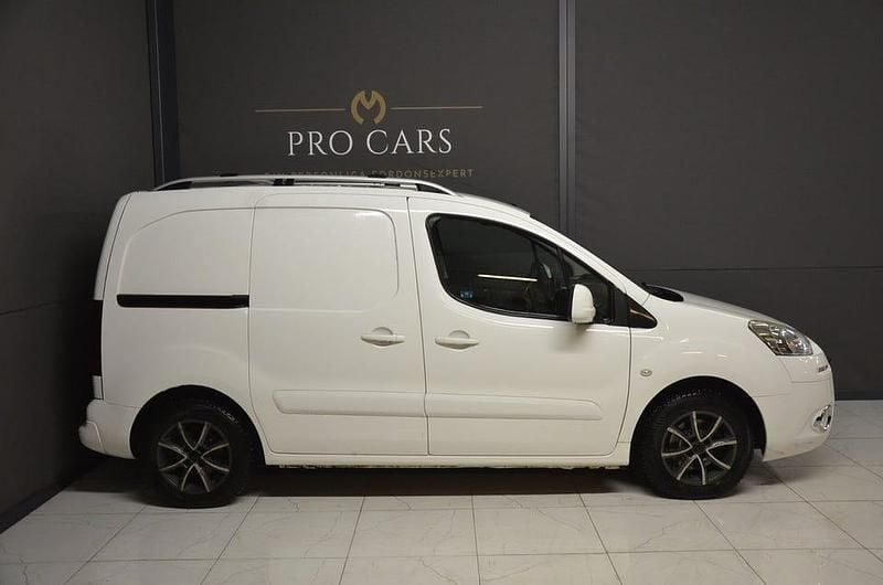 Begagnad Peugeot Partner 90 HK (66 kW) 2014 Vit Minibuss