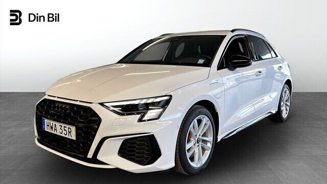 Ibisvit Begagnad 2023 Audi A3 Sportback e-tron S-Line Sedan | 439 990 kr - Bild 1/4