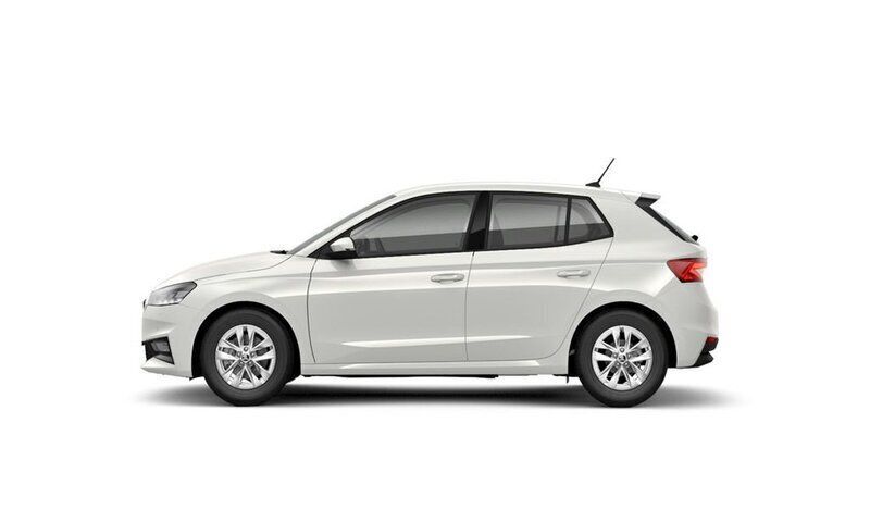 Vit Ny 2025 Skoda Fabia Halvkombi | 266 200 kr (Marknadspris) - Bild 1/4