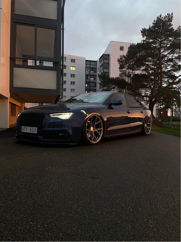 Blå Begagnad 2014 Audi A5 Sportback S-Line Halvkombi | 140 000 kr (Marknadspris) - Bild 1/4