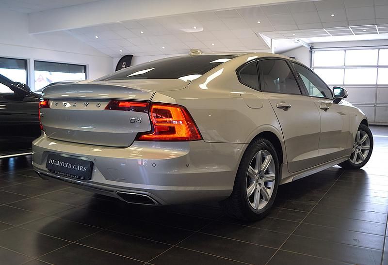 Begagnad Volvo S90 192 HK (141 kW) 2017 Ljusbrun Sedan