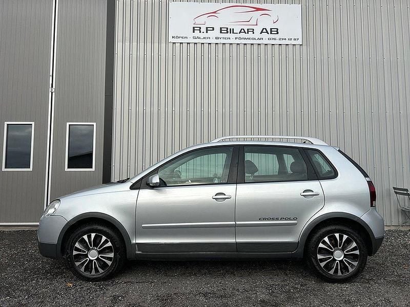 Silver Begagnad 2007 VW Polo Cross Halvkombi | 47 500 kr - Bild 1/4