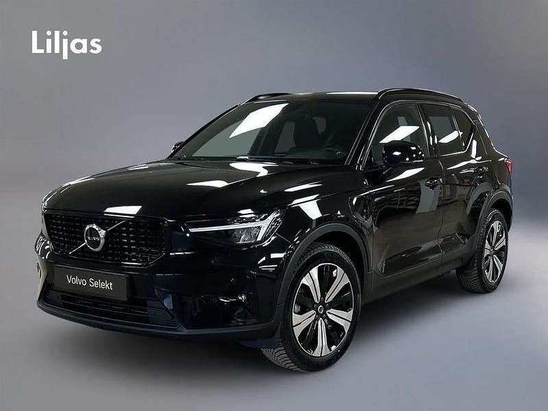 Svart Begagnad 2023 Volvo XC40 Plus SUV | 399 900 kr (Lite dyr) - Bild 1/3