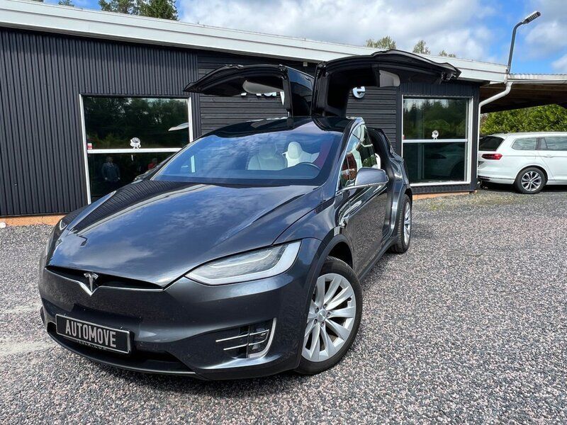 Grå Begagnad 2019 Tesla Model X Long Range AWD SUV | 469 900 kr (Dyr) - Bild 1/4