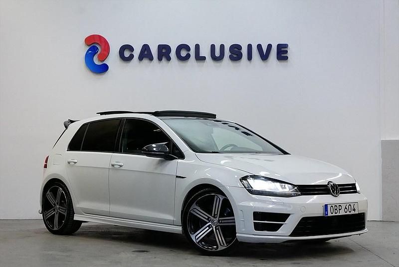 Vit Begagnad 2016 VW Golf VII R Halvkombi | 229 900 kr (Marknadspris) - Bild 1/4