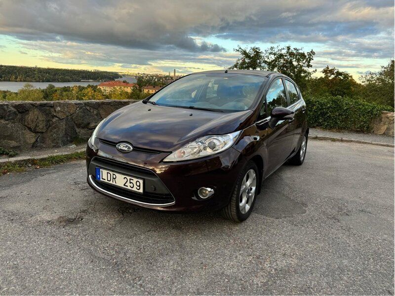 Begagnad 2011 Ford Fiesta Halvkombi | 40 000 kr (Bra pris) - Bild 1/4
