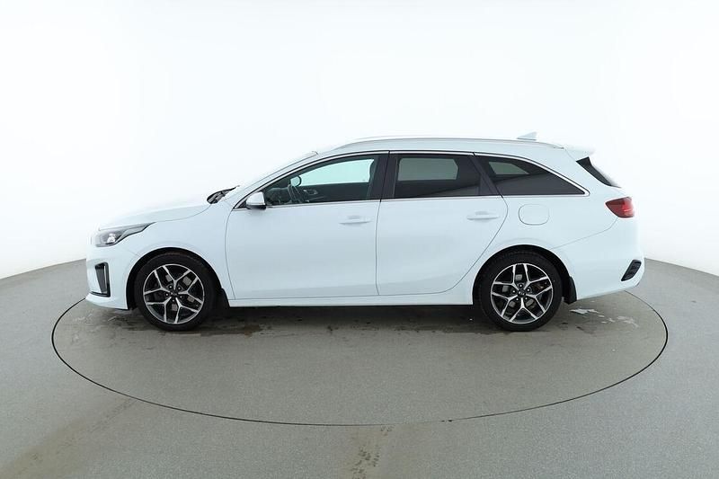 Begagnad Kia Ceed GT-Line 140 HK (102 kW) 2019 Vit Halvkombi