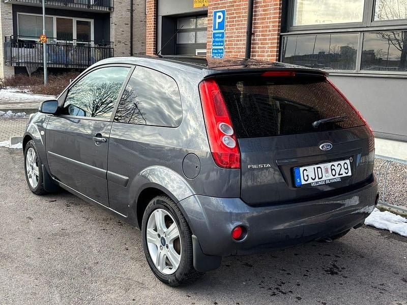 Begagnad Ford Fiesta 70 HK (51 kW) 2008 Halvkombi