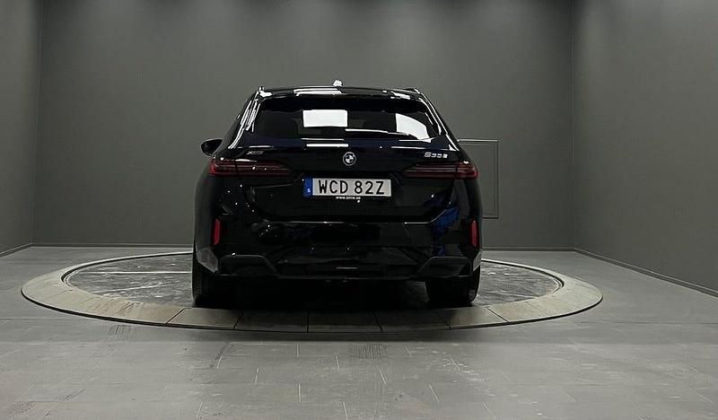 Begagnad BMW 530 Comfort Edition 299 HK (219 kW) 2025 Carbon black metallic