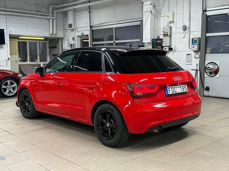 Begagnad Audi A1 Sportback 86 HK (63 kW) 2012 Röd Halvkombi