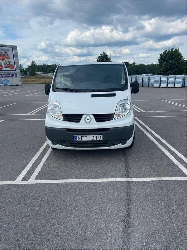 Vit Begagnad 2013 Renault Trafic Van | 56 000 kr (Bra pris) - Bild 1/4