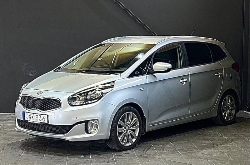 Grå Begagnad 2016 Kia Carens Minibuss | 89 900 kr (Marknadspris) - Bild 1/1