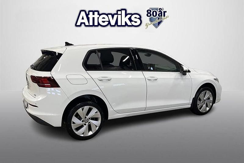 Begagnad VW Golf VIII Edition 151 HK (111 kW) 2024 Vit Halvkombi