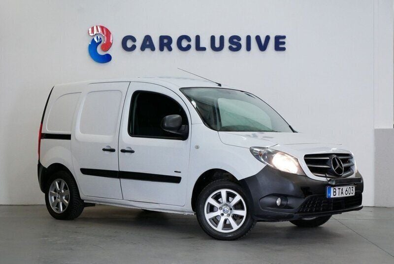 Vit Begagnad 2017 Mercedes Citan 109 Van | 74 900 kr (Bra pris) - Bild 1/4