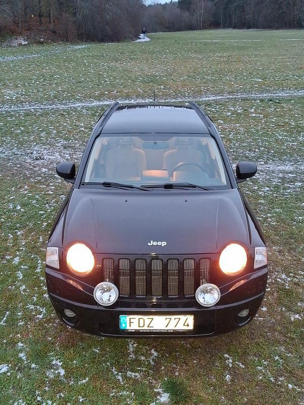 Svart Begagnad 2007 Jeep Compass SUV | 39 900 kr - Bild 1/4