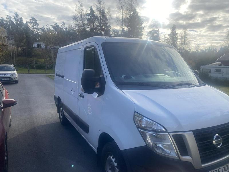 Vit Begagnad 2015 Nissan NV400 Van | 110 000 kr - Bild 1/4