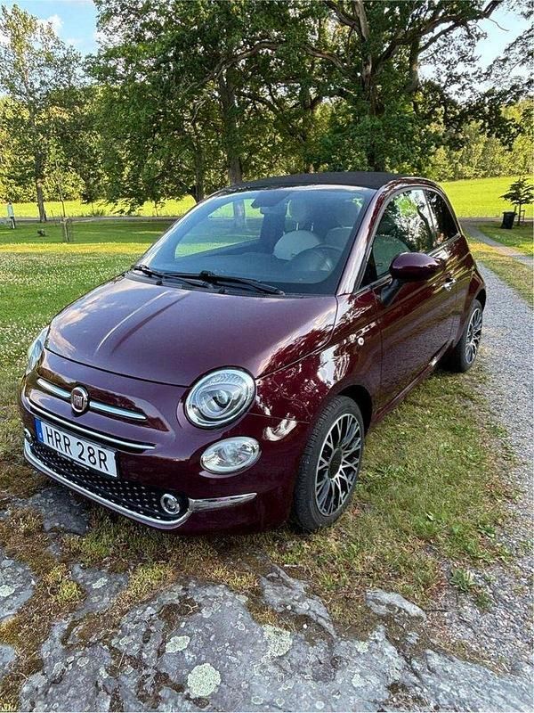 Röd Begagnad 2021 Fiat 500 Lounge Halvkombi | 140 000 kr (Lite dyr) - Bild 1/4