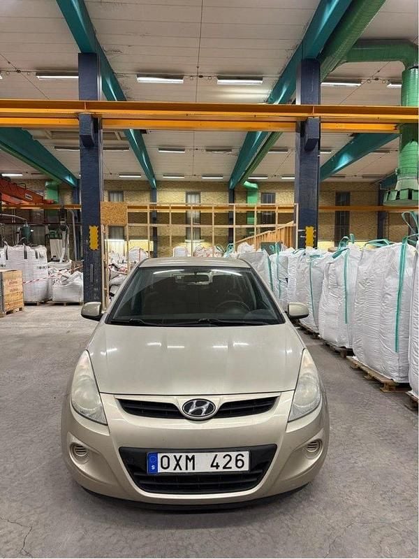 Begagnad 2011 Hyundai i20 Select Halvkombi | 35 000 kr (Marknadspris) - Bild 1/4