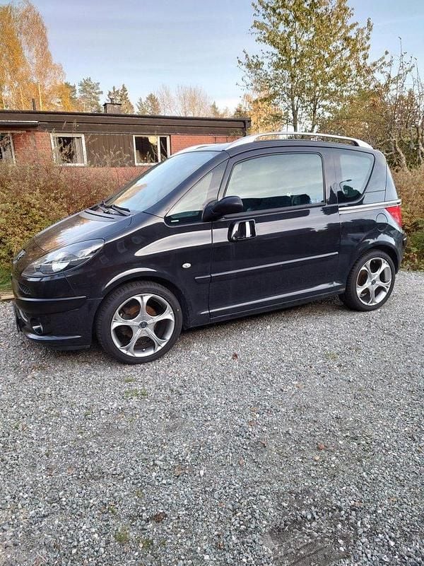 Svart Begagnad 2006 Peugeot 1007 Sport Halvkombi | 23 500 kr - Bild 1/4