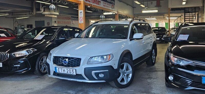 Flerfärgad Begagnad 2015 Volvo XC70 SUV | 119 999 kr (Lite dyr) - Bild 1/4