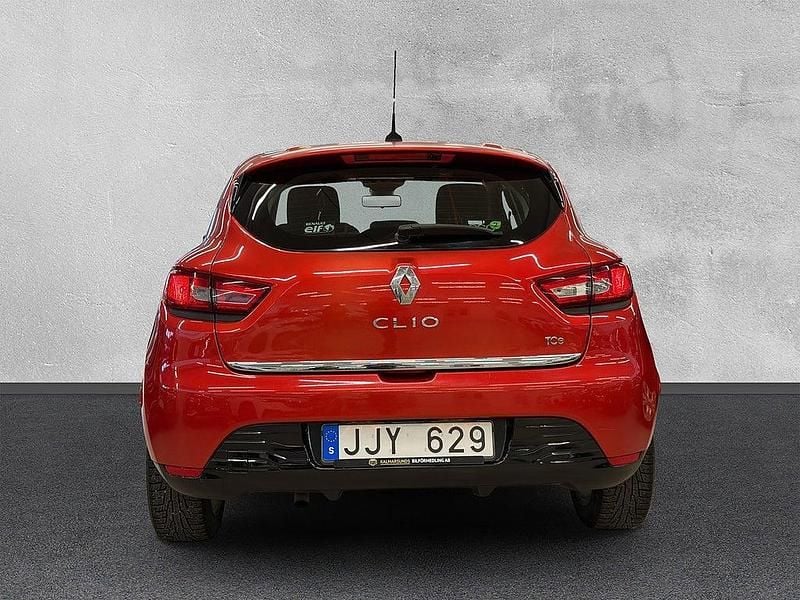Begagnad Renault Clio IV 90 HK (66 kW) 2013 Röd Halvkombi