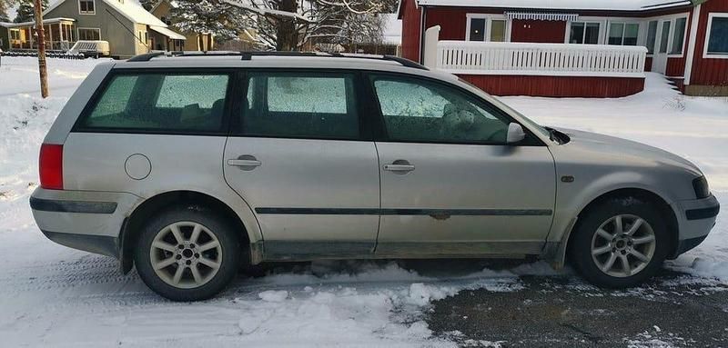 Begagnad 2000 VW Passat Comfortline Kombi | 5 000 kr - Bild 1/4