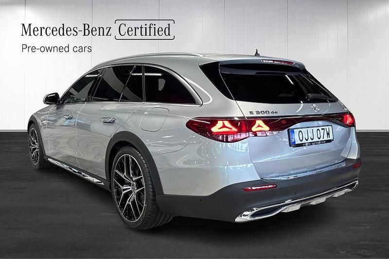 Begagnad Mercedes E300 Avantgarde Edition 2025 Silver Kombi
