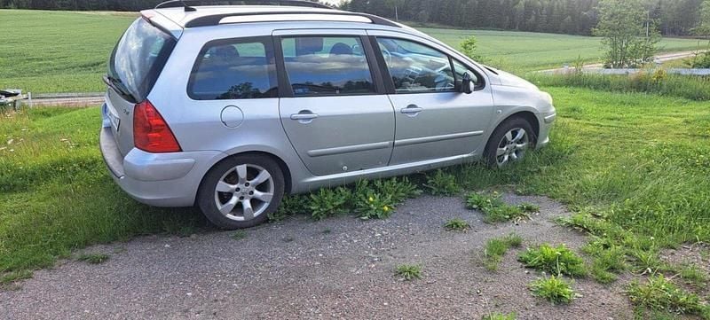 Grå Begagnad 2006 Peugeot 307 Kombi | 7 500 kr (Superpris) - Bild 1/4