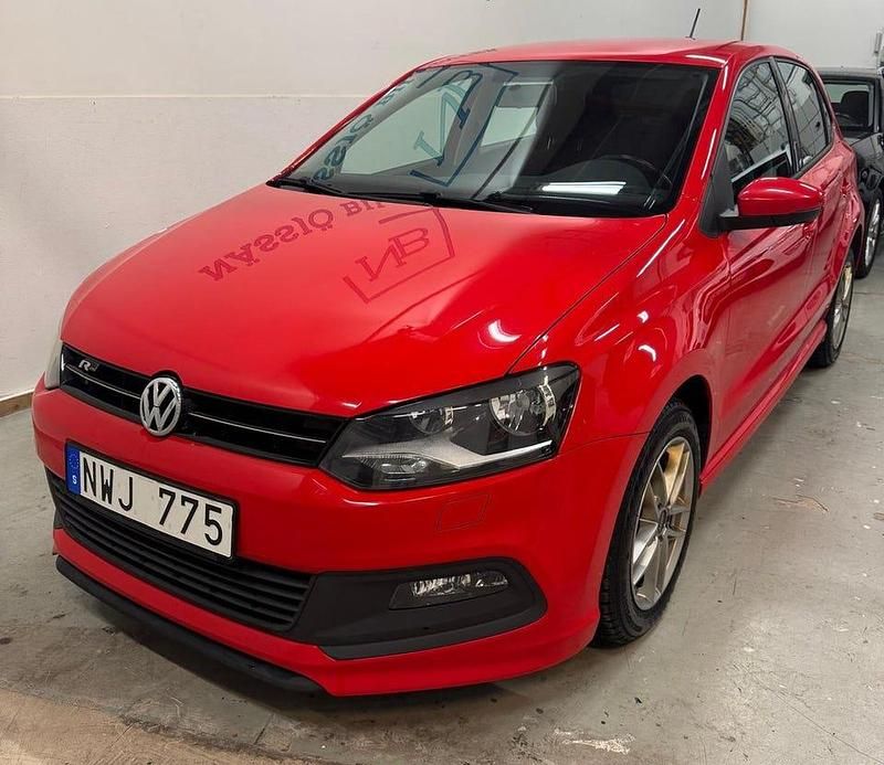 Röd Begagnad 2013 VW Polo R-line Halvkombi | 87 000 kr (Marknadspris) - Bild 1/4