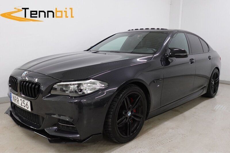 Grå Begagnad 2015 BMW 530 M Sport Sedan | 244 900 kr (Lite dyr) - Bild 1/4