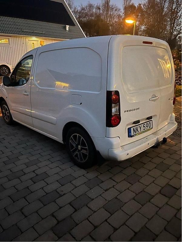 Begagnad 2014 Peugeot Partner Van | 30 000 kr (Marknadspris) - Bild 1/4